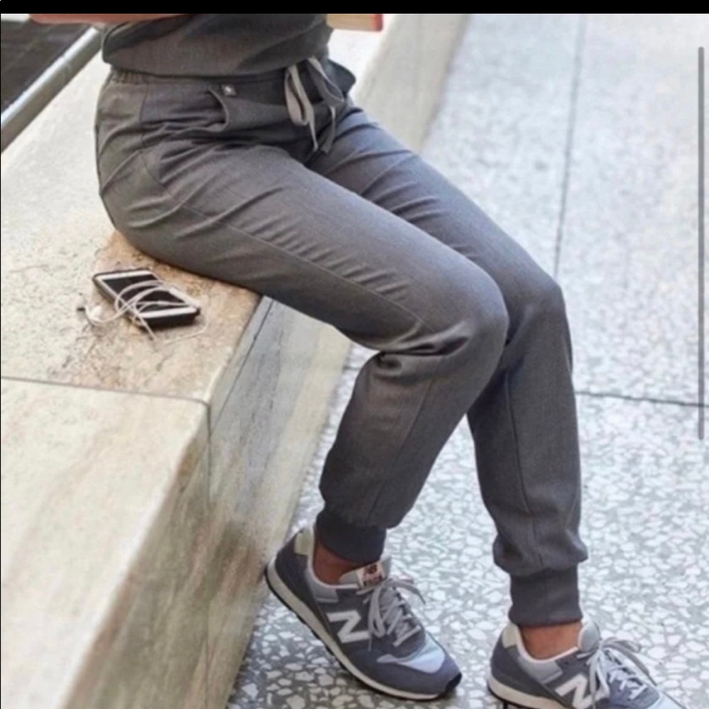 Figs Zamora Jogger in Graphite